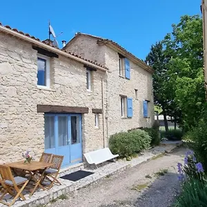 Maison Dans Un Endroit Paisible Sigonce